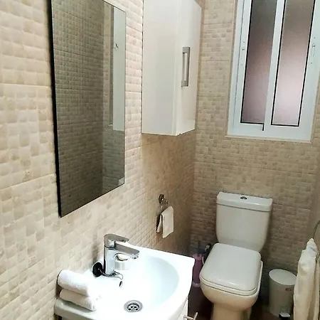 Apartment Location 2 Bed2 Bath W/lift In Town! *