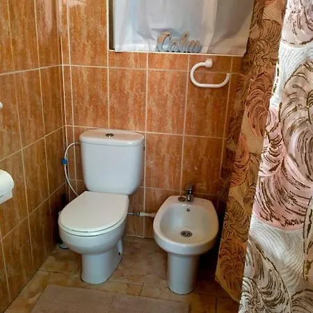 Location 2 Bed2 Bath W/lift In Town!