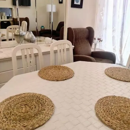 Apartment Location 2 Bed2 Bath W/lift In Town! Gibraltar