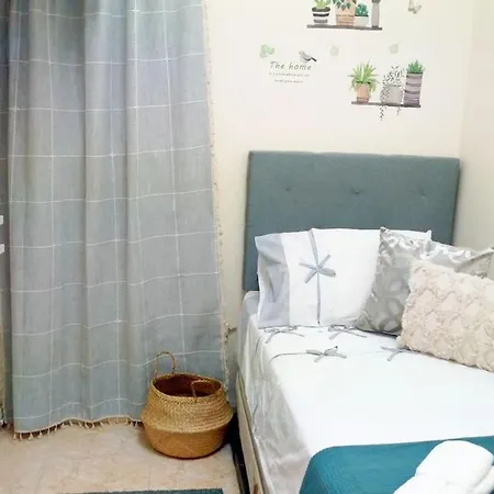 Apartment Location 2 Bed2 Bath W/lift In Town!